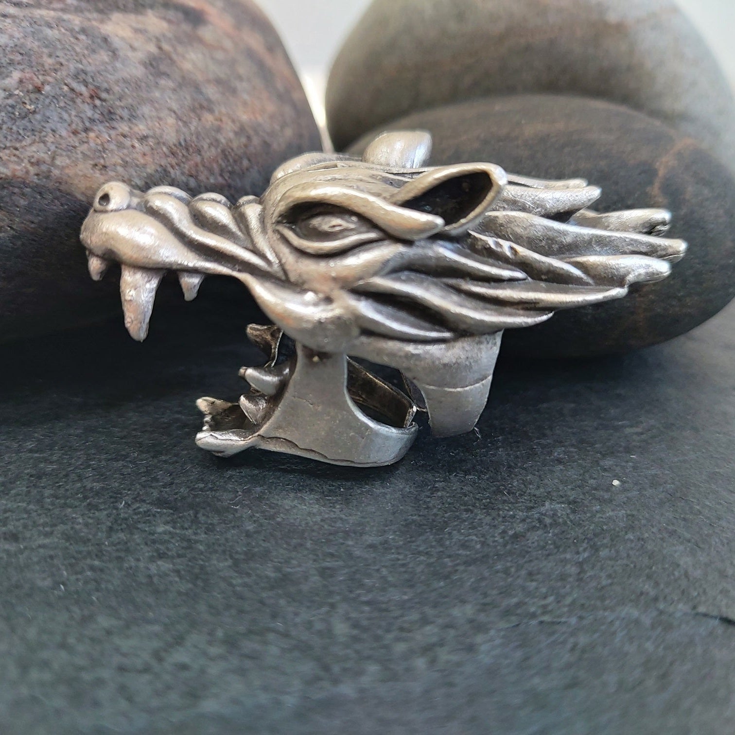 Articulated dragon knuckle ring, movable head and jaw adjustable silver statement