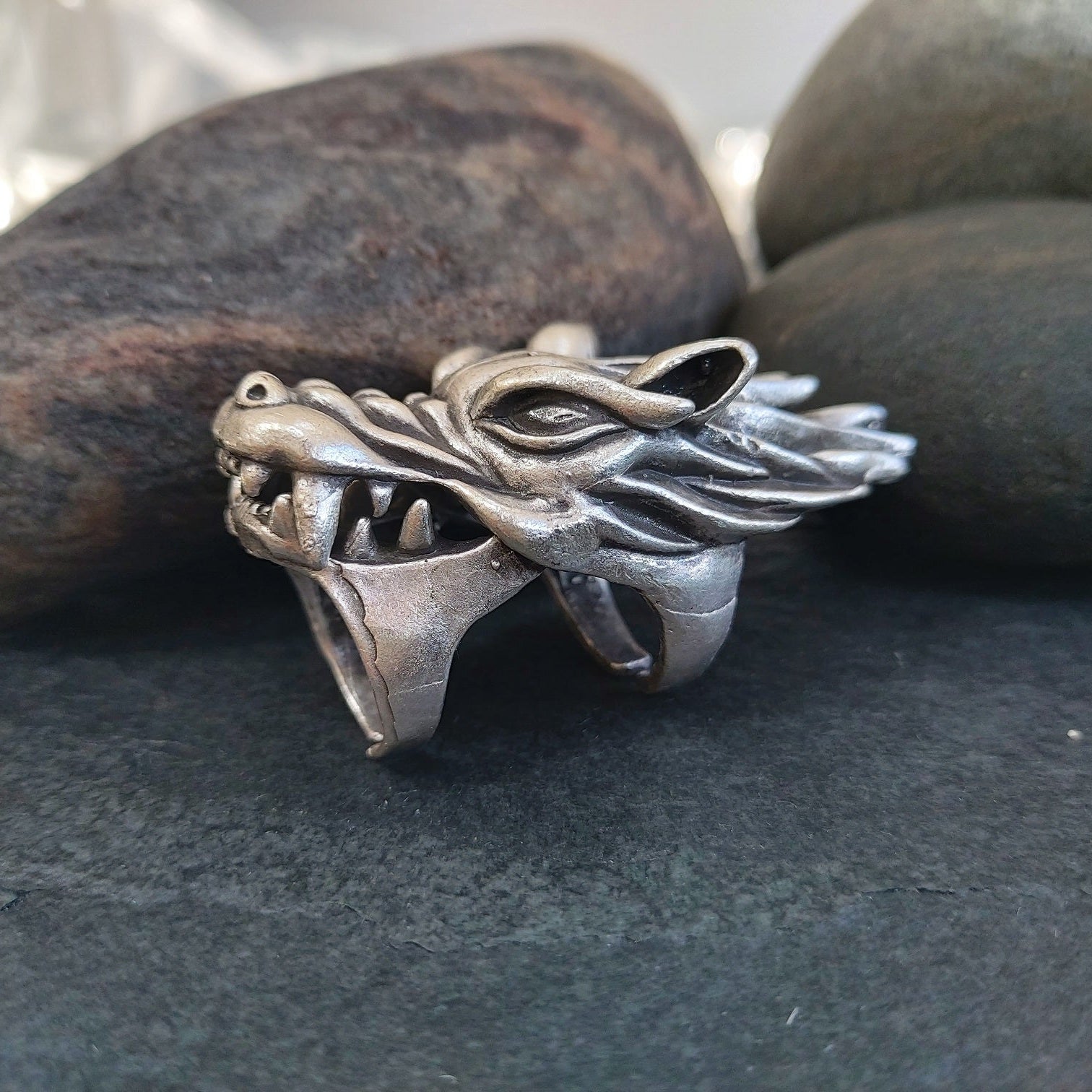 Articulated dragon knuckle ring, movable head and jaw adjustable silver statement