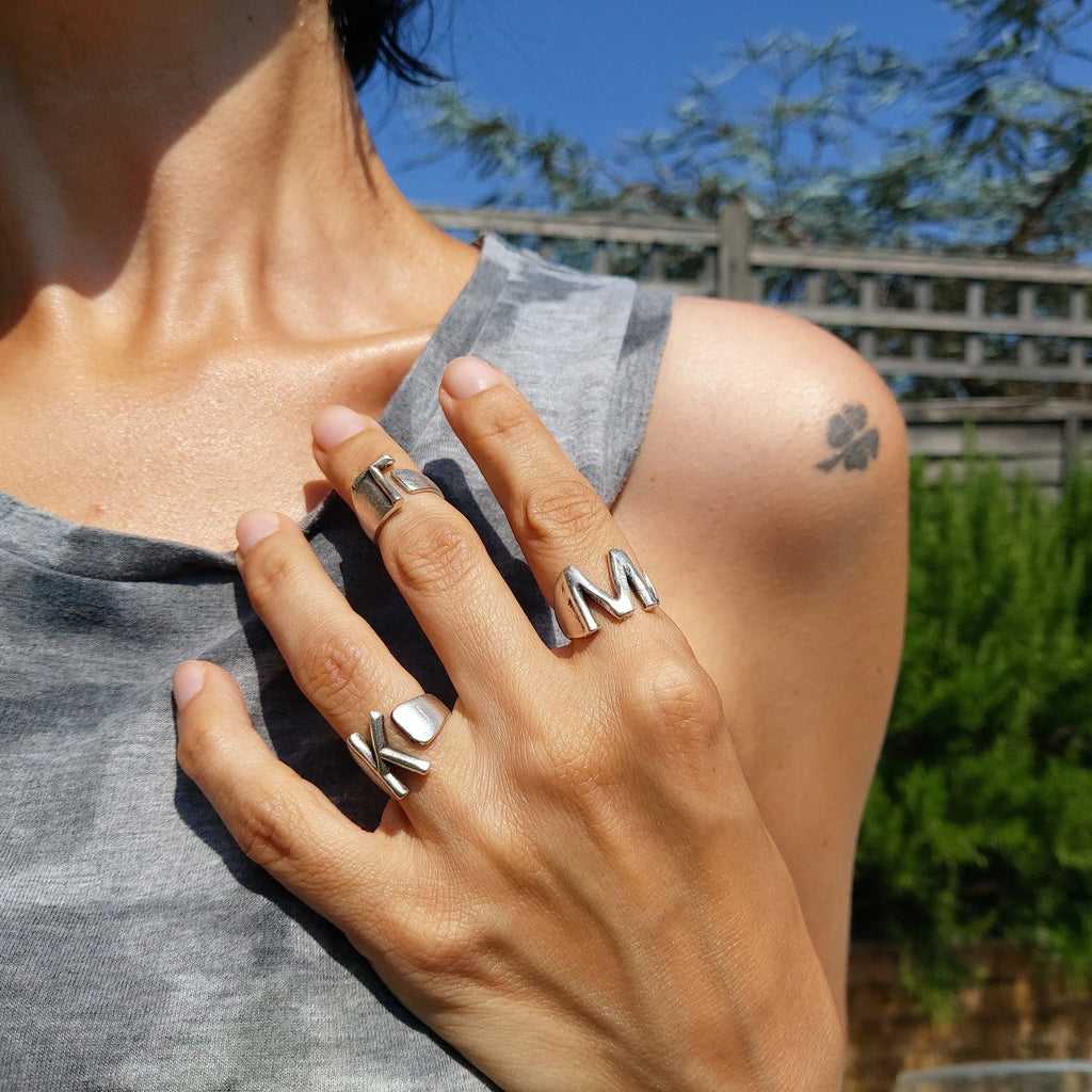 Initial knuckle ring, personalised letter adjustable midi sculptural silver